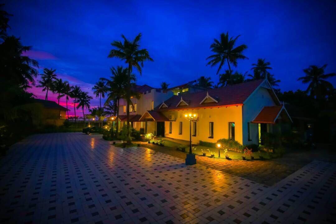 Ayusmat Naturopathy & Yoga Resort In Kerala